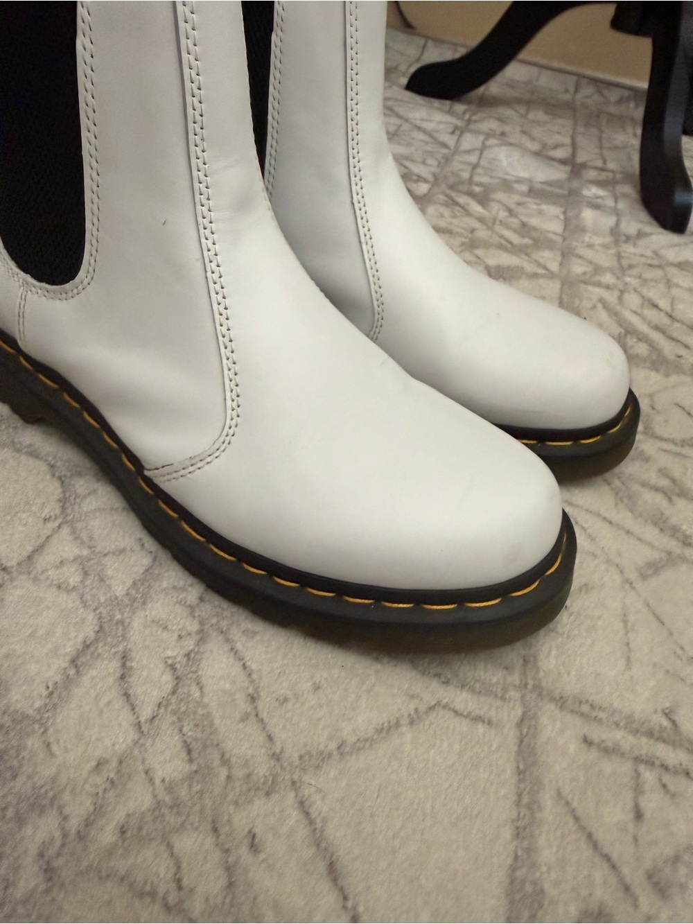 Dr. Martens 2976 White Chelsea Boots Smooth Leather Yellow Stitch Size 11 - Picture 3 of 13